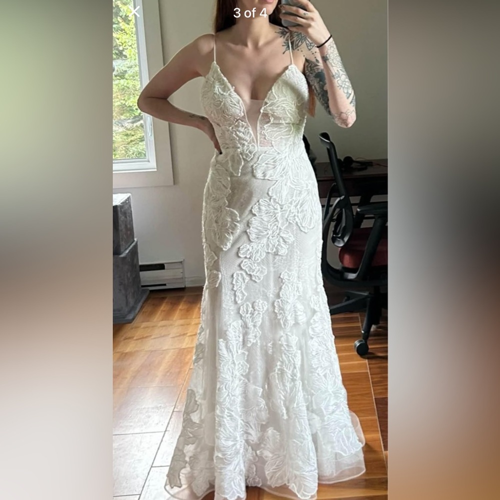 Watters Ivory Floral Lace Gown Size 6